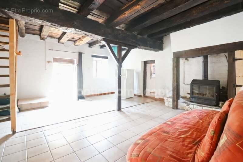 Maison à DOMPIERRE-LES-EGLISES