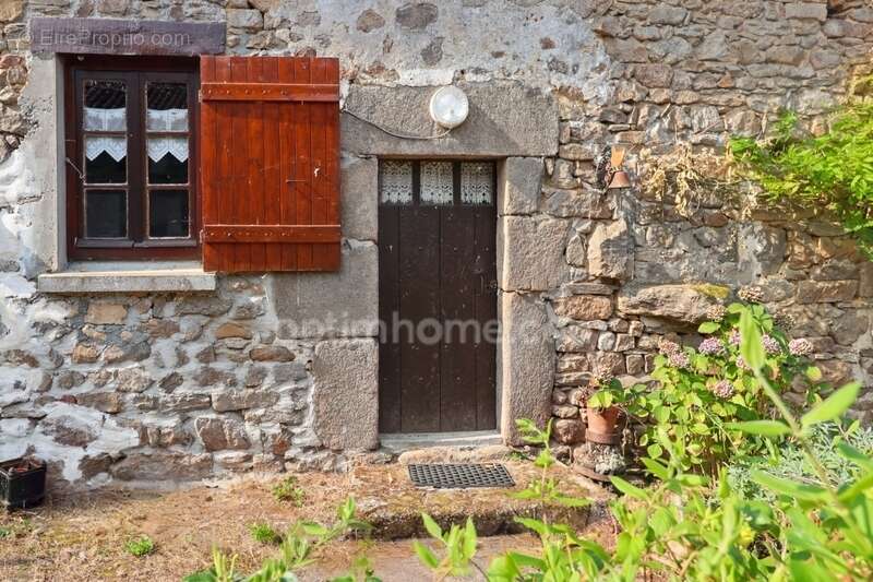 Maison à DOMPIERRE-LES-EGLISES