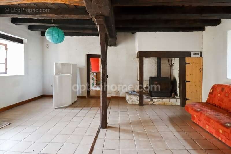 Maison à DOMPIERRE-LES-EGLISES