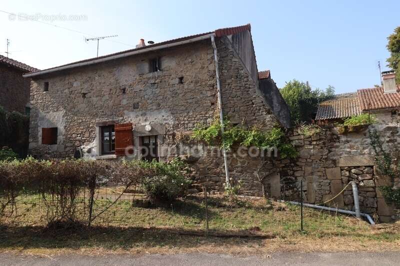 Maison à DOMPIERRE-LES-EGLISES
