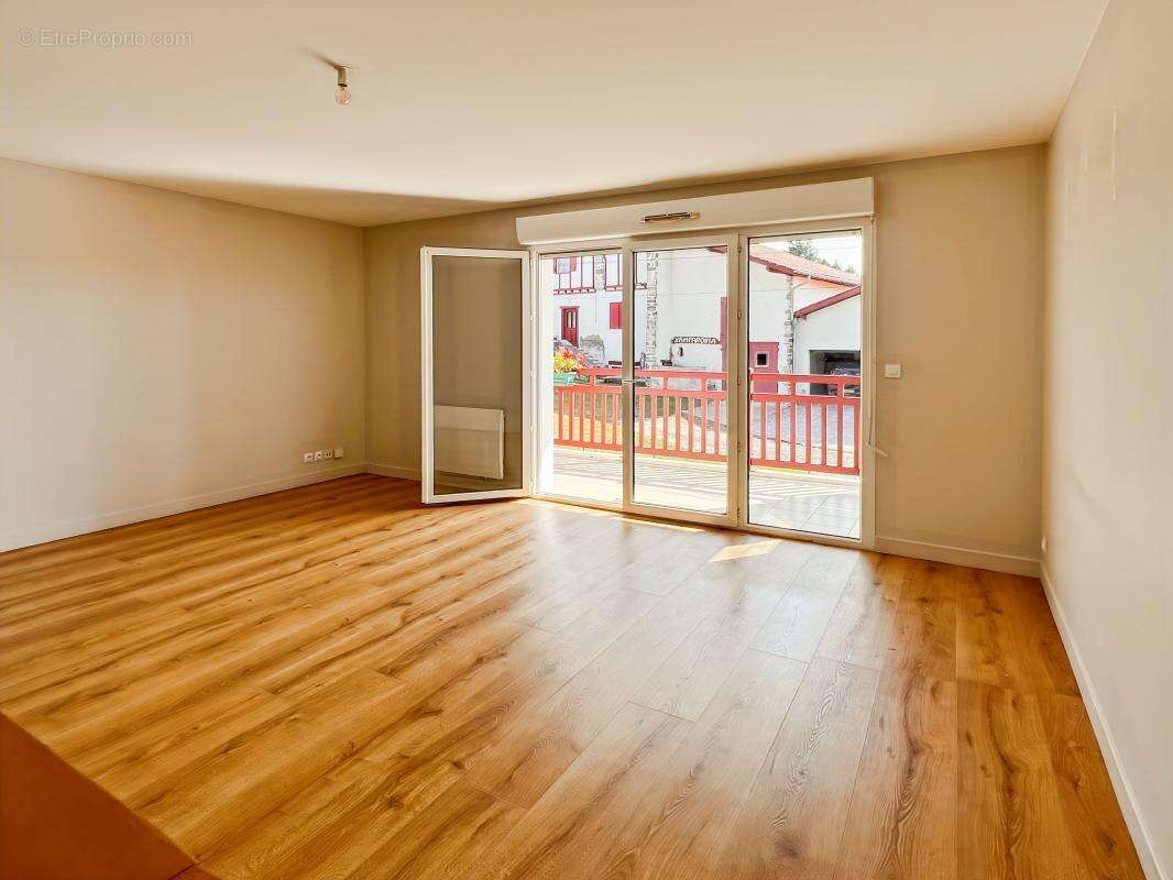 Appartement à LARRESSORE