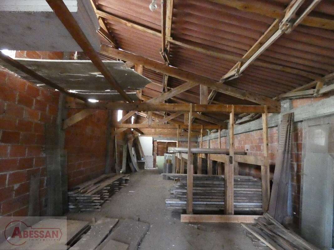 Commerce à CORDES-SUR-CIEL