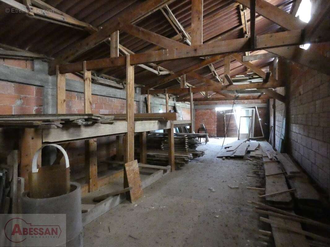 Commerce à CORDES-SUR-CIEL