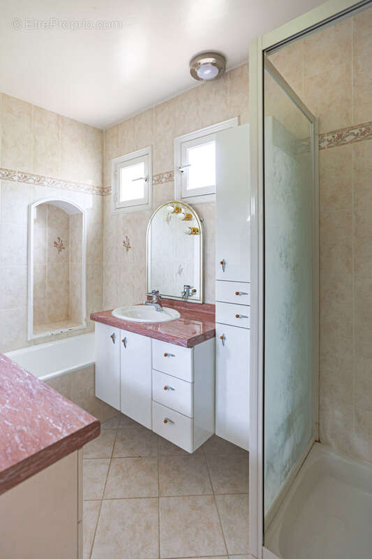 Maison à VILLENEUVE-LOUBET