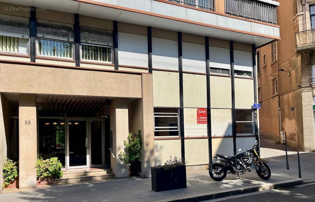 Commerce à CALUIRE-ET-CUIRE