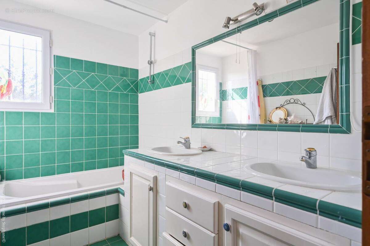 Maison à LA CADIERE-D'AZUR