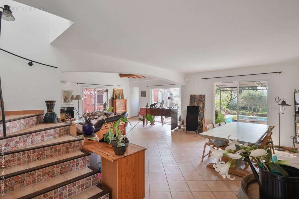 Maison à LA CADIERE-D'AZUR