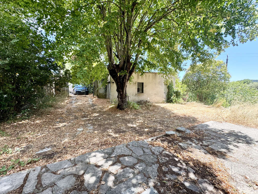 Maison à FLASSANS-SUR-ISSOLE