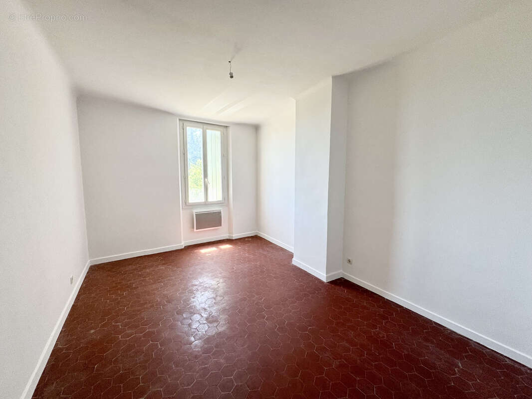 Maison à FLASSANS-SUR-ISSOLE