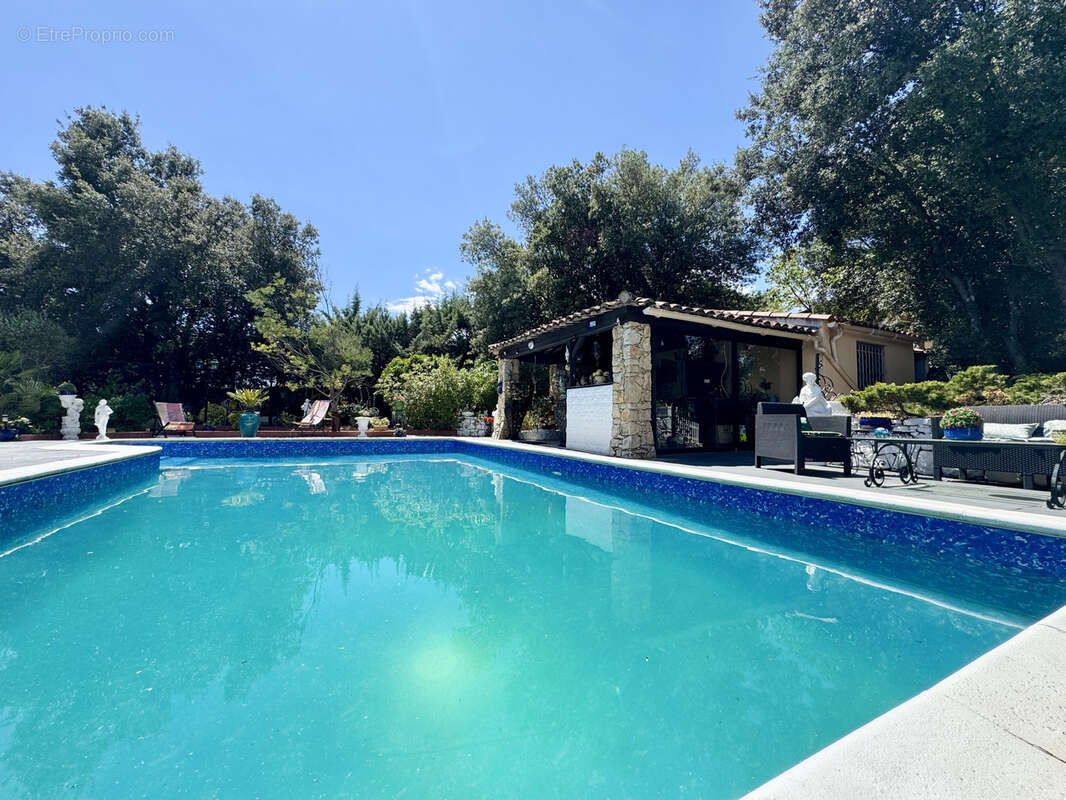 Maison à BESSE-SUR-ISSOLE