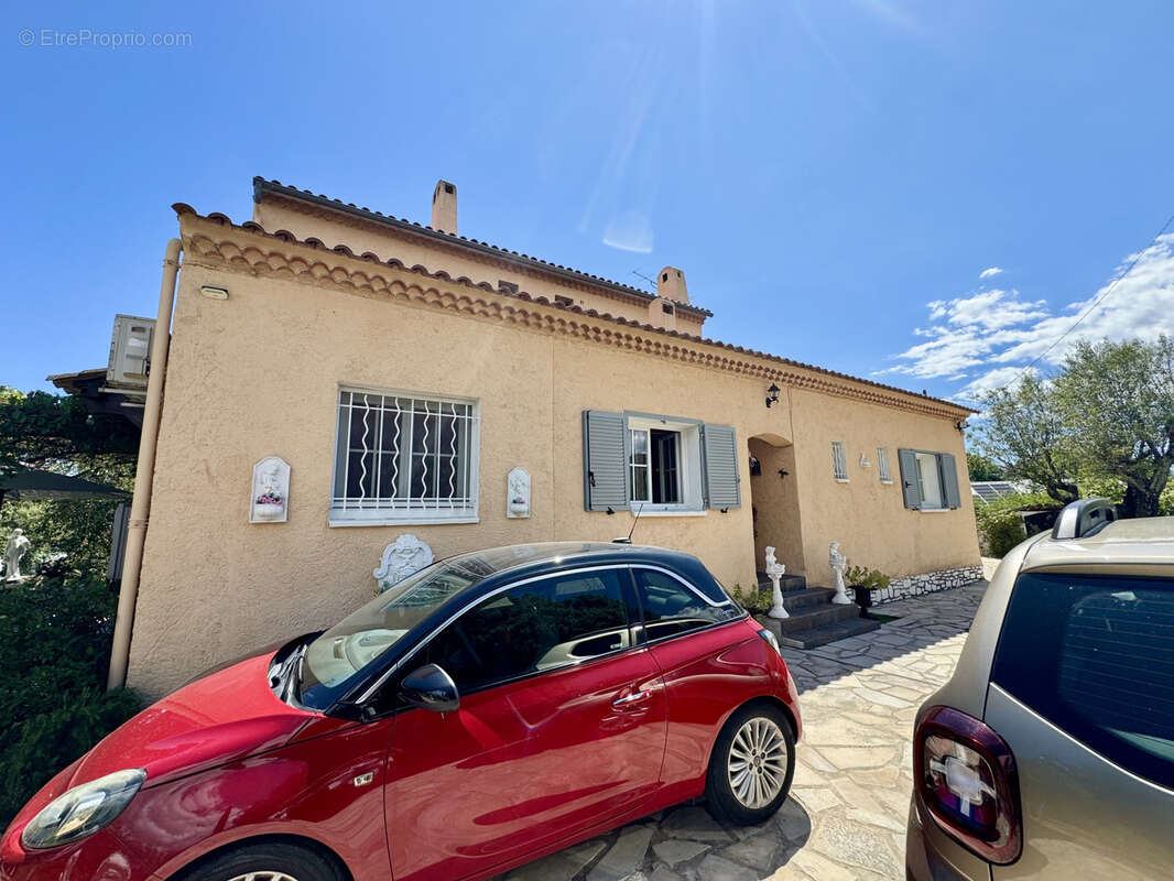 Maison à BESSE-SUR-ISSOLE