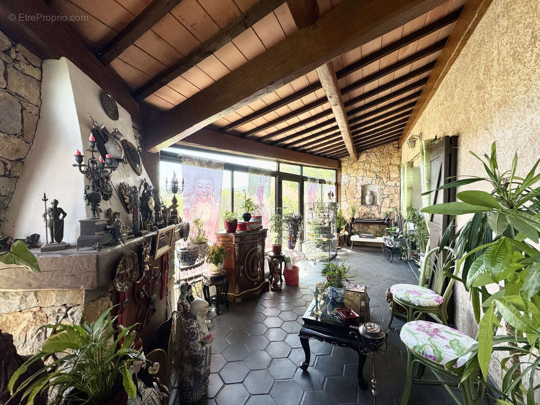 Maison à BESSE-SUR-ISSOLE