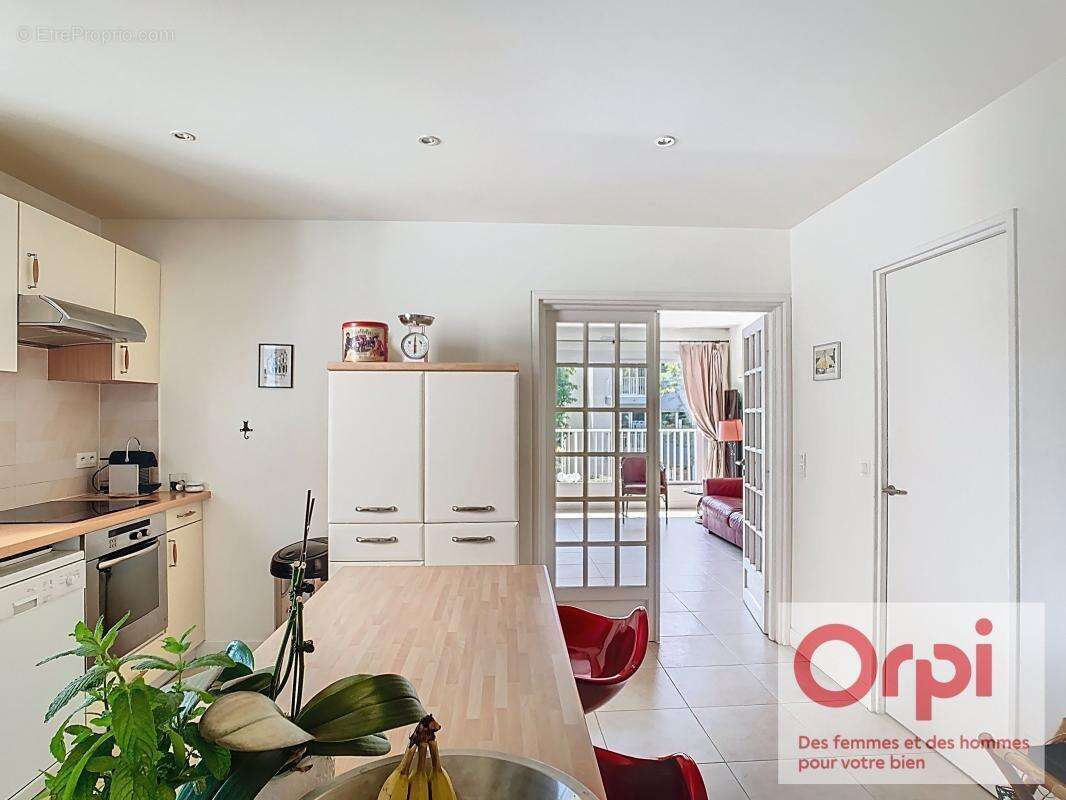 Appartement à ISSY-LES-MOULINEAUX