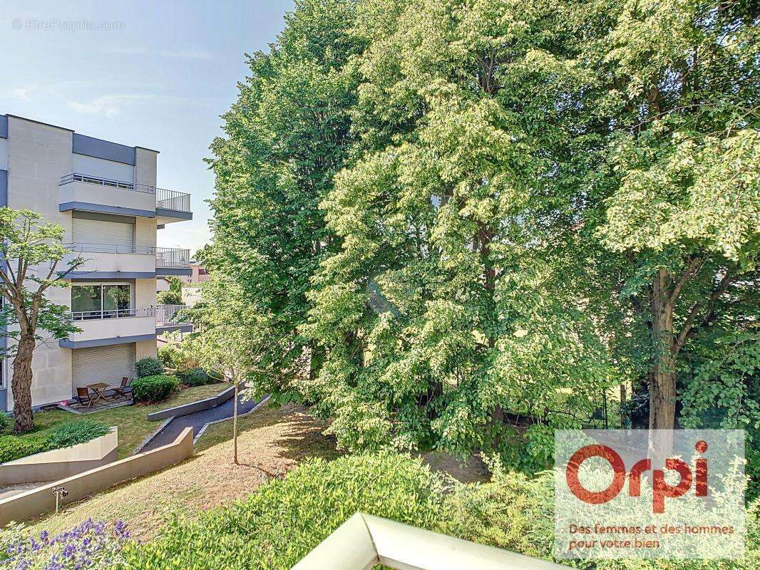 Appartement à ISSY-LES-MOULINEAUX