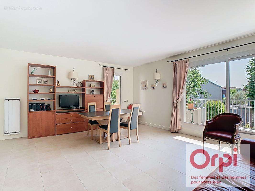 Appartement à ISSY-LES-MOULINEAUX