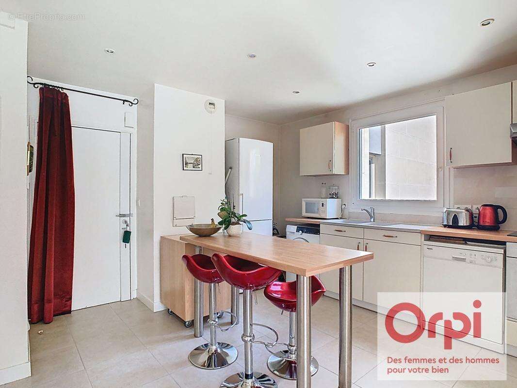 Appartement à ISSY-LES-MOULINEAUX