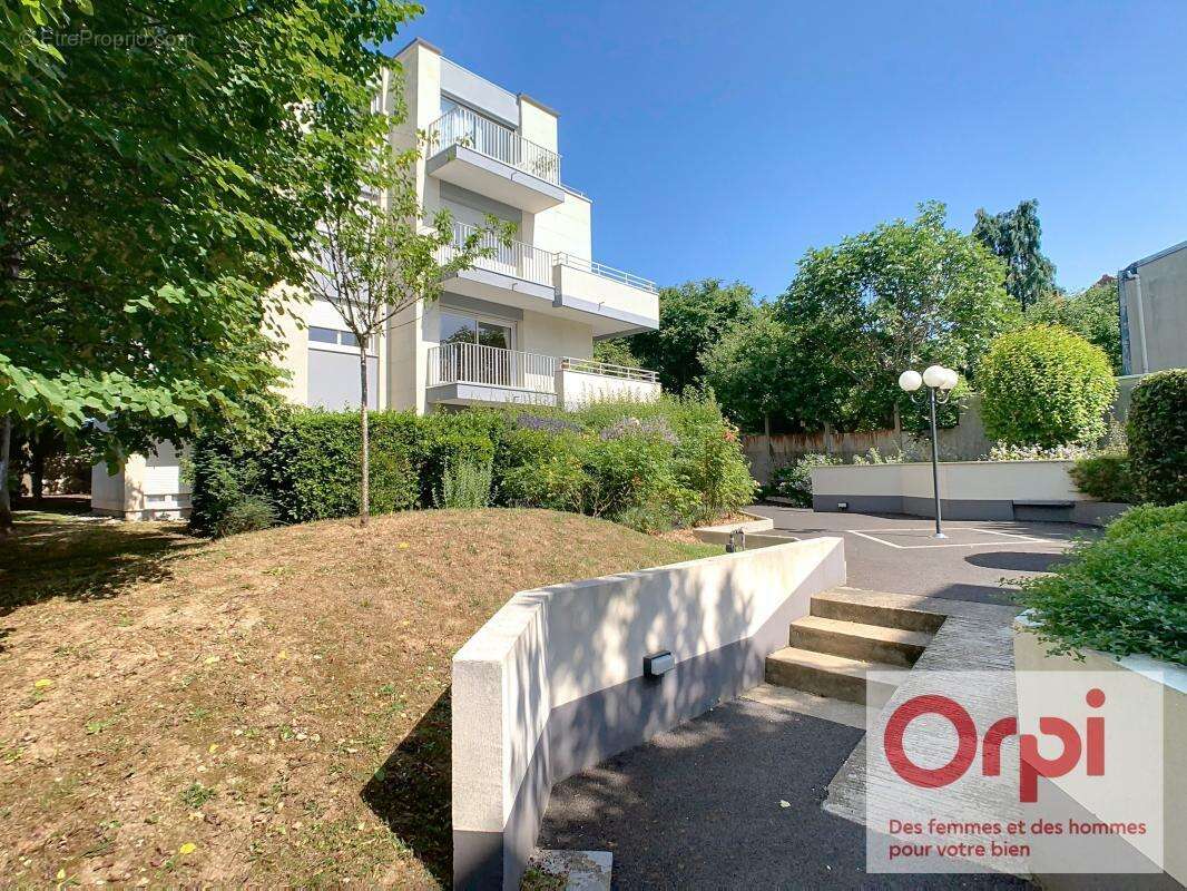 Appartement à ISSY-LES-MOULINEAUX