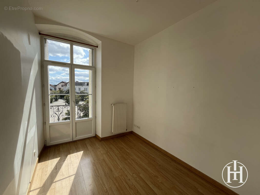 Appartement à COMMENTRY