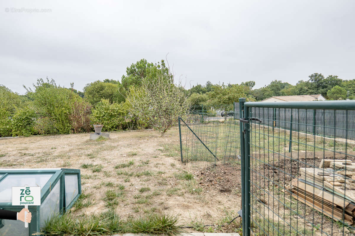Maison à MOUTIERS-LES-MAUXFAITS