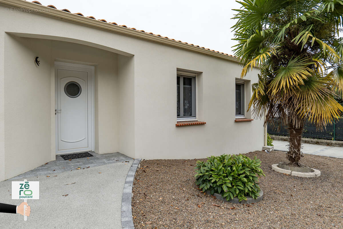 Maison à MOUTIERS-LES-MAUXFAITS