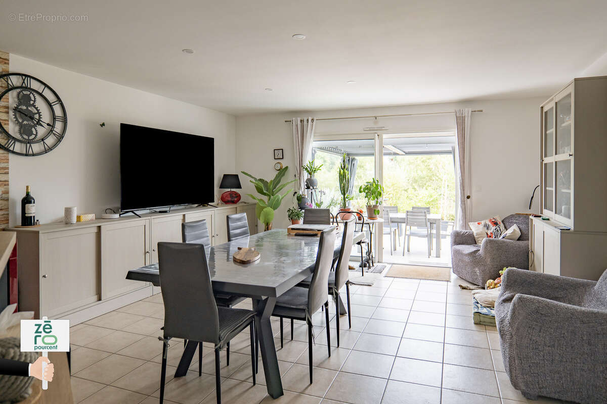 Maison à MOUTIERS-LES-MAUXFAITS