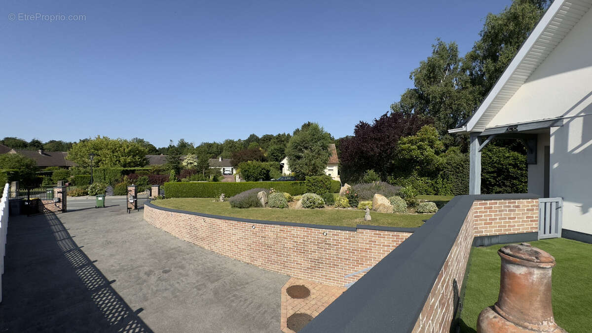 Maison à FRESNICOURT-LE-DOLMEN