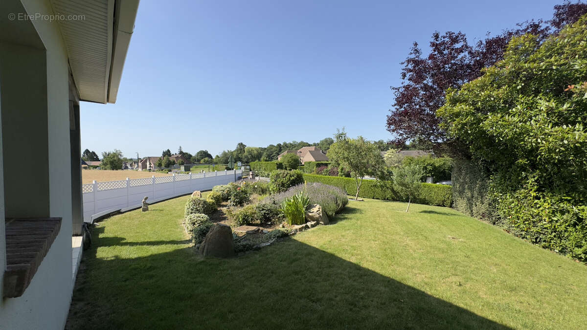 Maison à FRESNICOURT-LE-DOLMEN