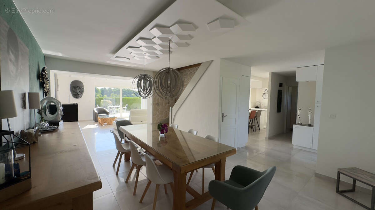 Maison à FRESNICOURT-LE-DOLMEN