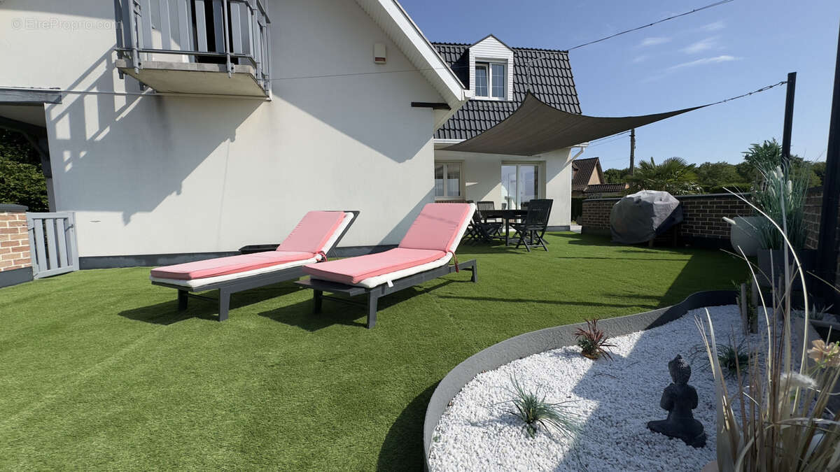 Maison à FRESNICOURT-LE-DOLMEN