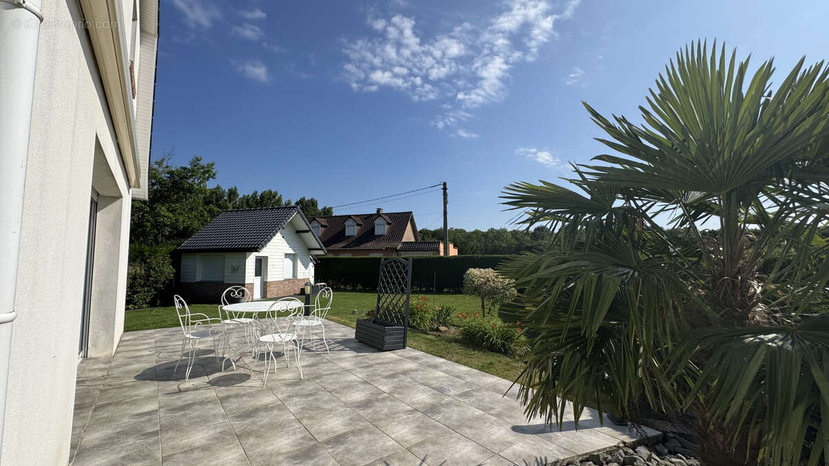 Maison à FRESNICOURT-LE-DOLMEN