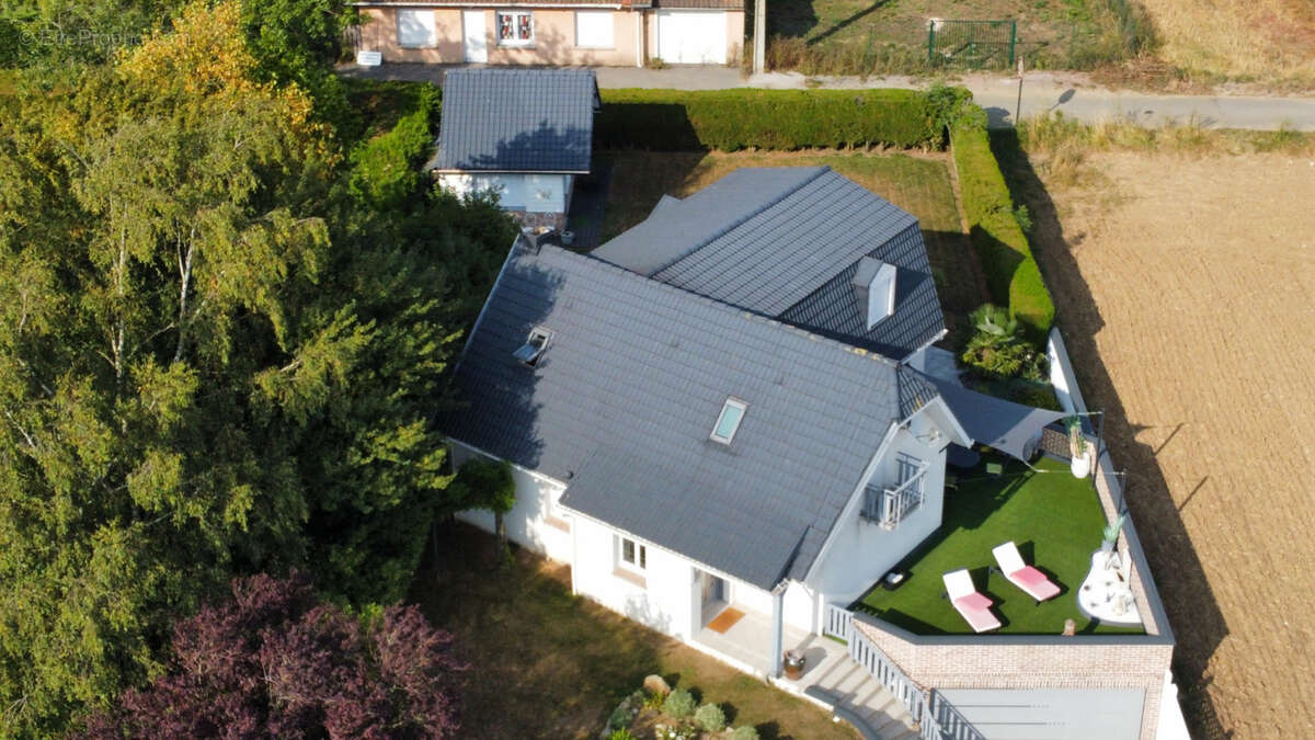 Maison à FRESNICOURT-LE-DOLMEN
