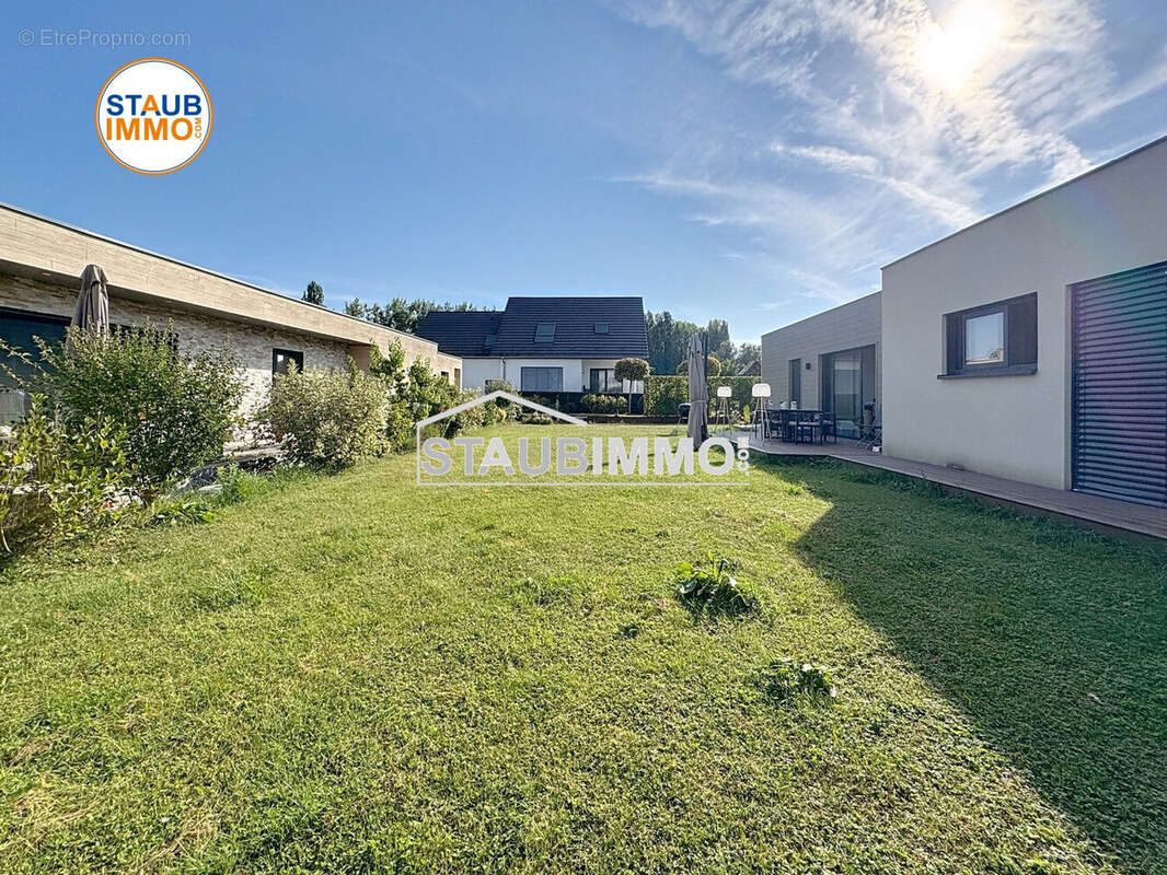 Maison à VILLAGE-NEUF