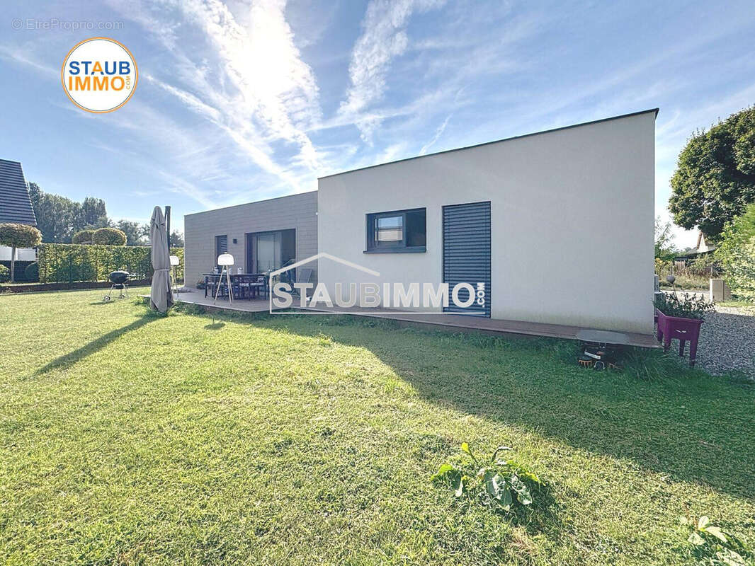 Maison à VILLAGE-NEUF