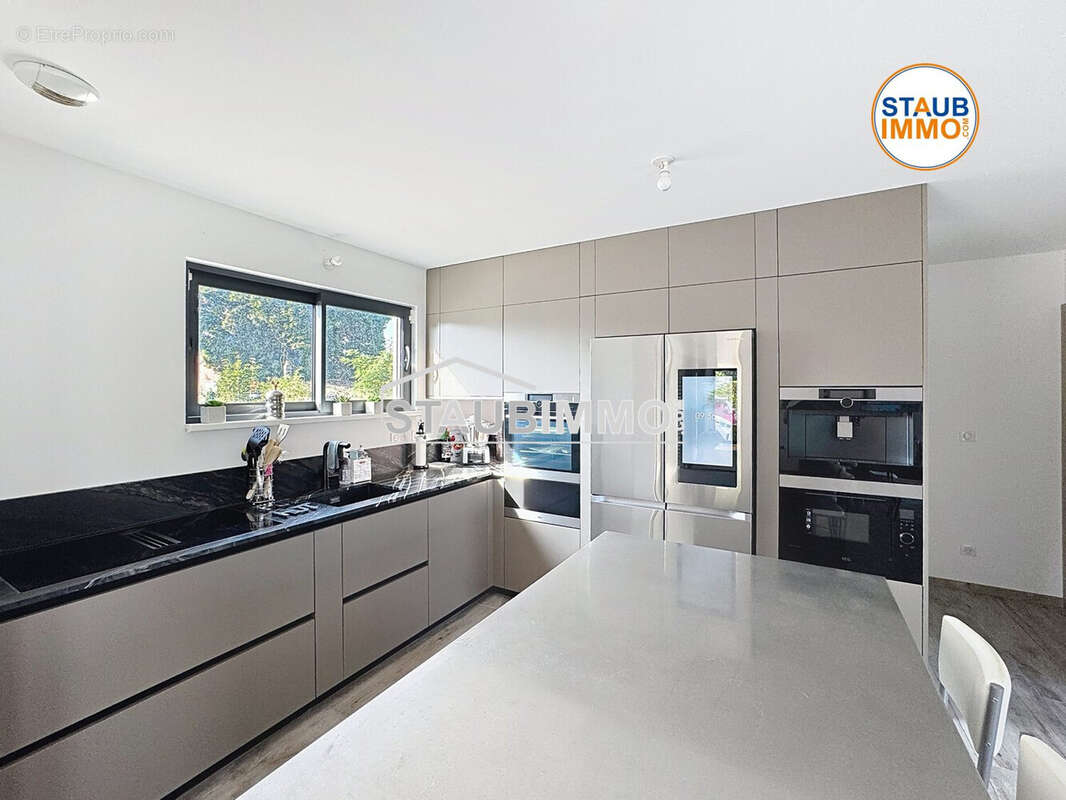 Maison à VILLAGE-NEUF