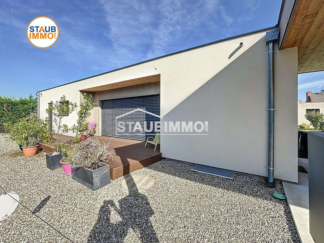 Maison à VILLAGE-NEUF