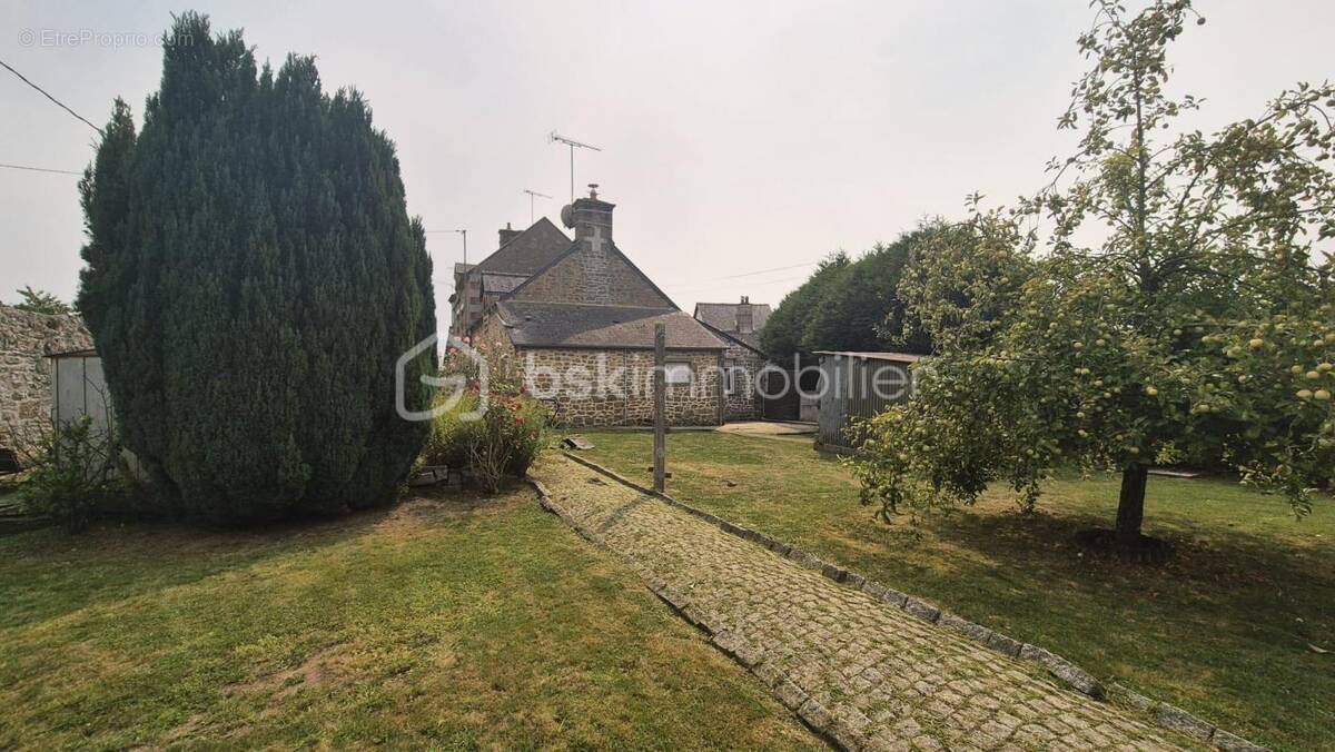 Maison à LOUVIGNE-DU-DESERT