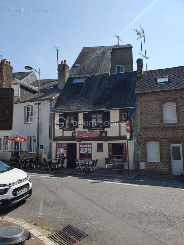 Commerce à SAINT-HILAIRE-DU-HARCOUET