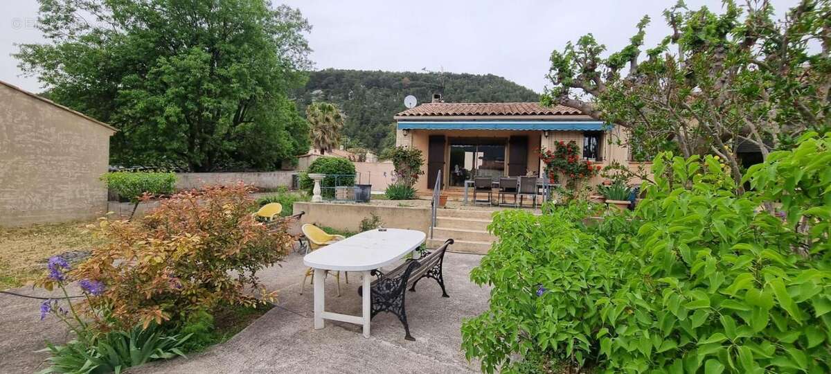 Maison à CUGES-LES-PINS