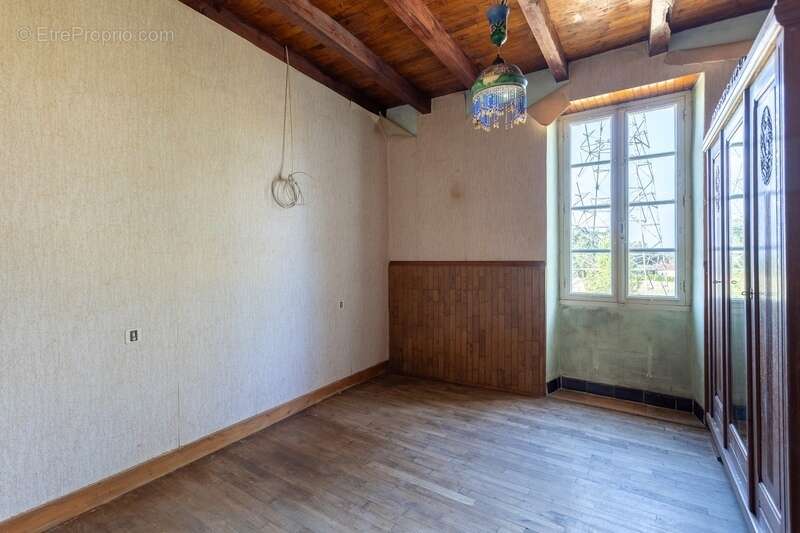 Maison à SAINT-EUTROPE-DE-BORN