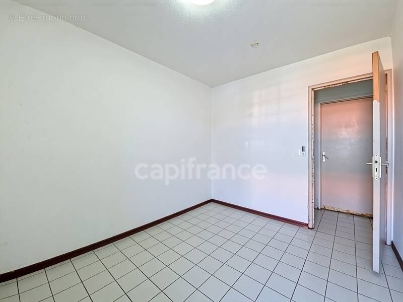 Appartement à BAIE-MAHAULT