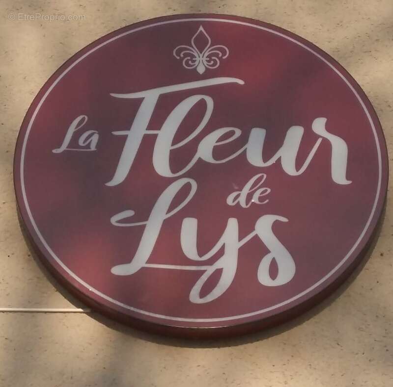 Commerce à CORMATIN