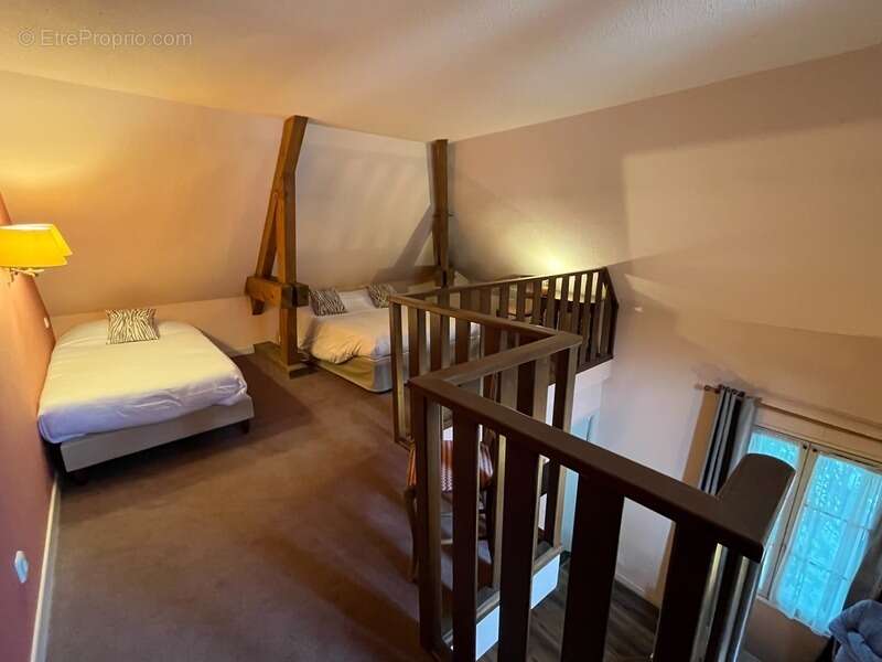 Commerce à CORMATIN