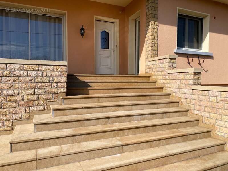 Maison à VIEU-D'IZENAVE