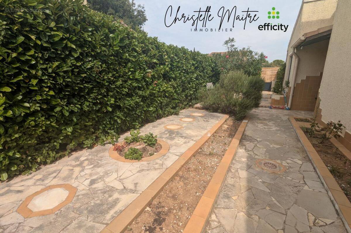 Maison à SAINT-MARTIN-DE-CRAU