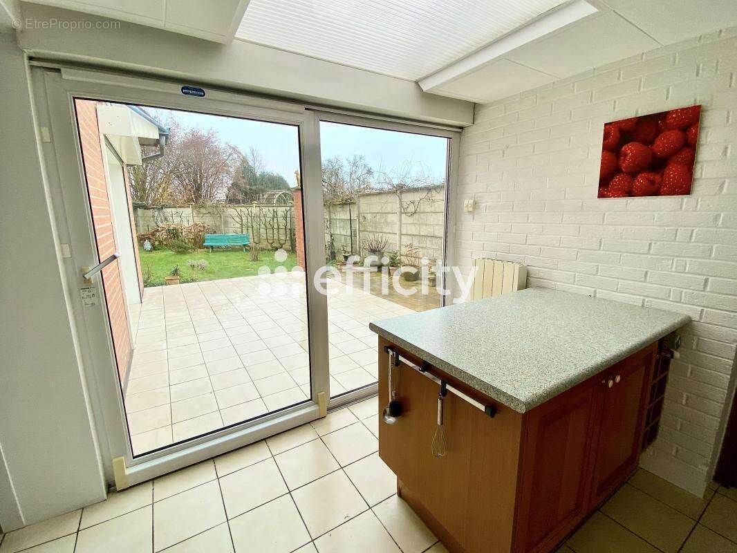 Maison à HALLENNES-LEZ-HAUBOURDIN