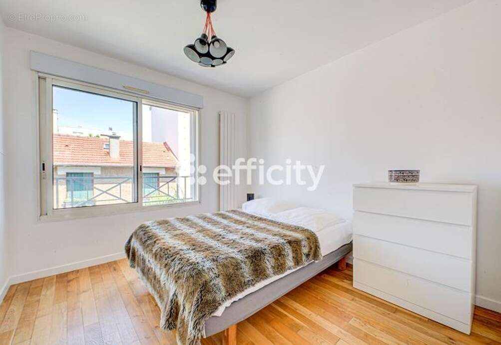 Maison à ISSY-LES-MOULINEAUX