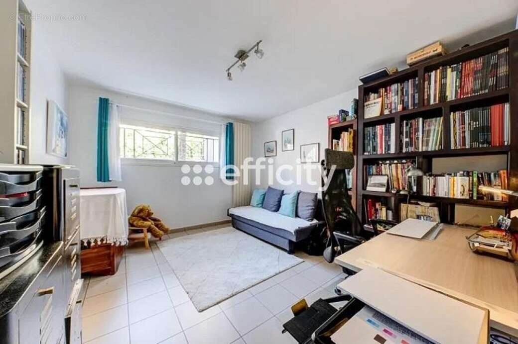 Maison à ISSY-LES-MOULINEAUX