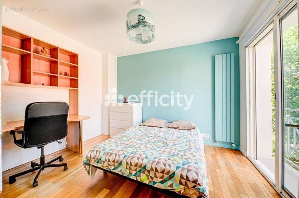 Maison à ISSY-LES-MOULINEAUX