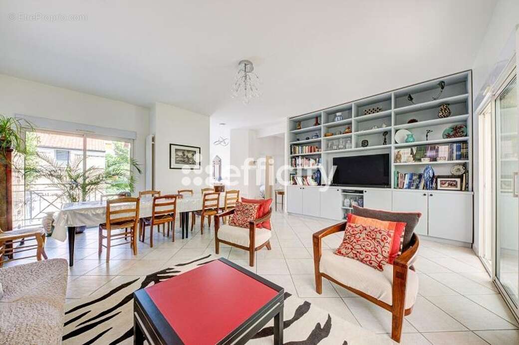 Maison à ISSY-LES-MOULINEAUX