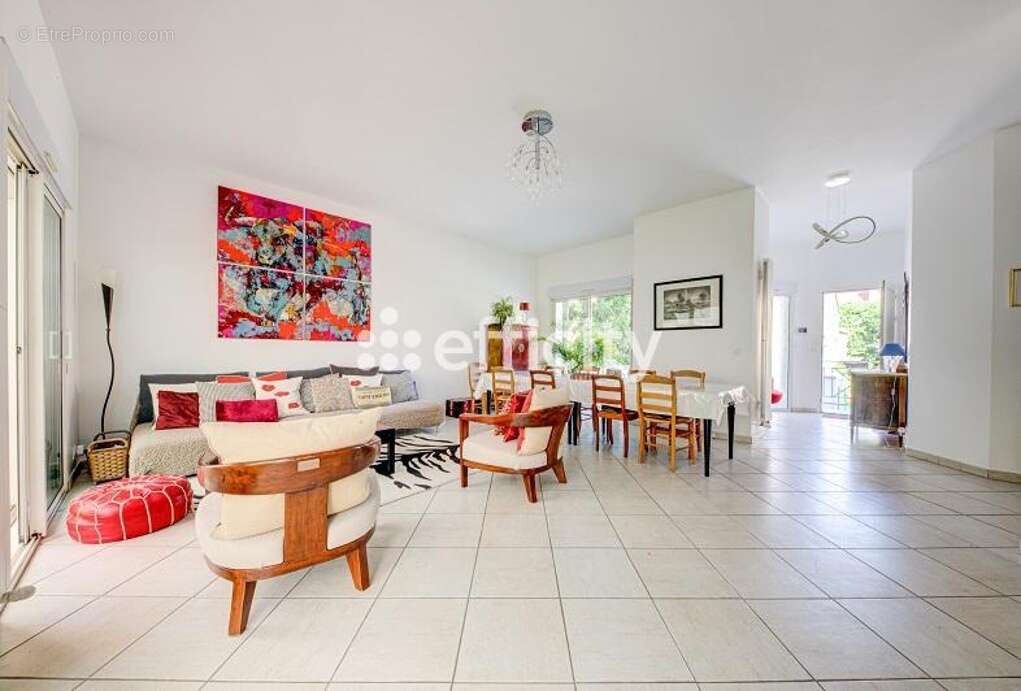 Maison à ISSY-LES-MOULINEAUX